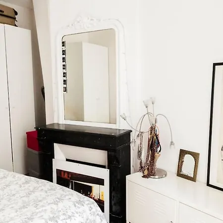 Superb Flat Near Montmartre Apartment